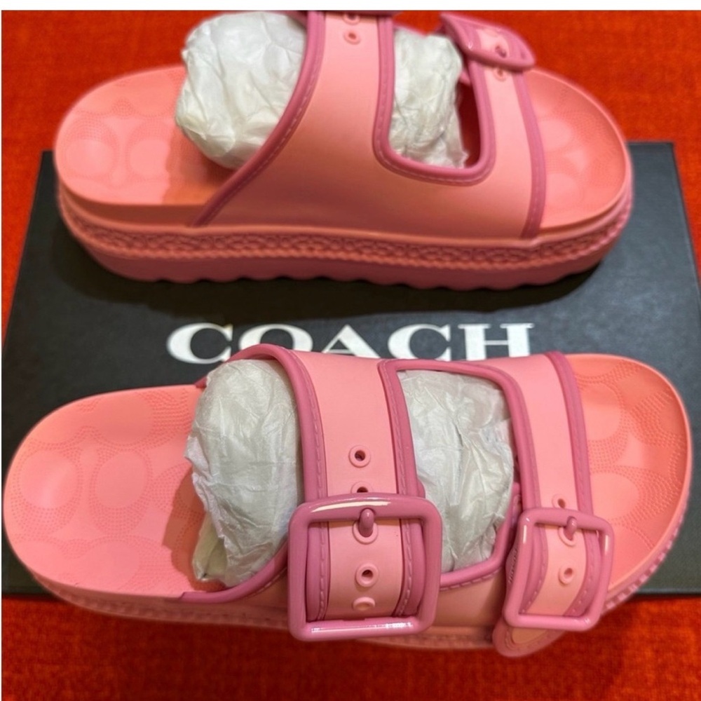 ❤️❤️❤️Authentic Coach Rubber sandal size 5B (CR875❤️❤️❤️